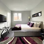 Bella\'S Place Near Wembley Stadium